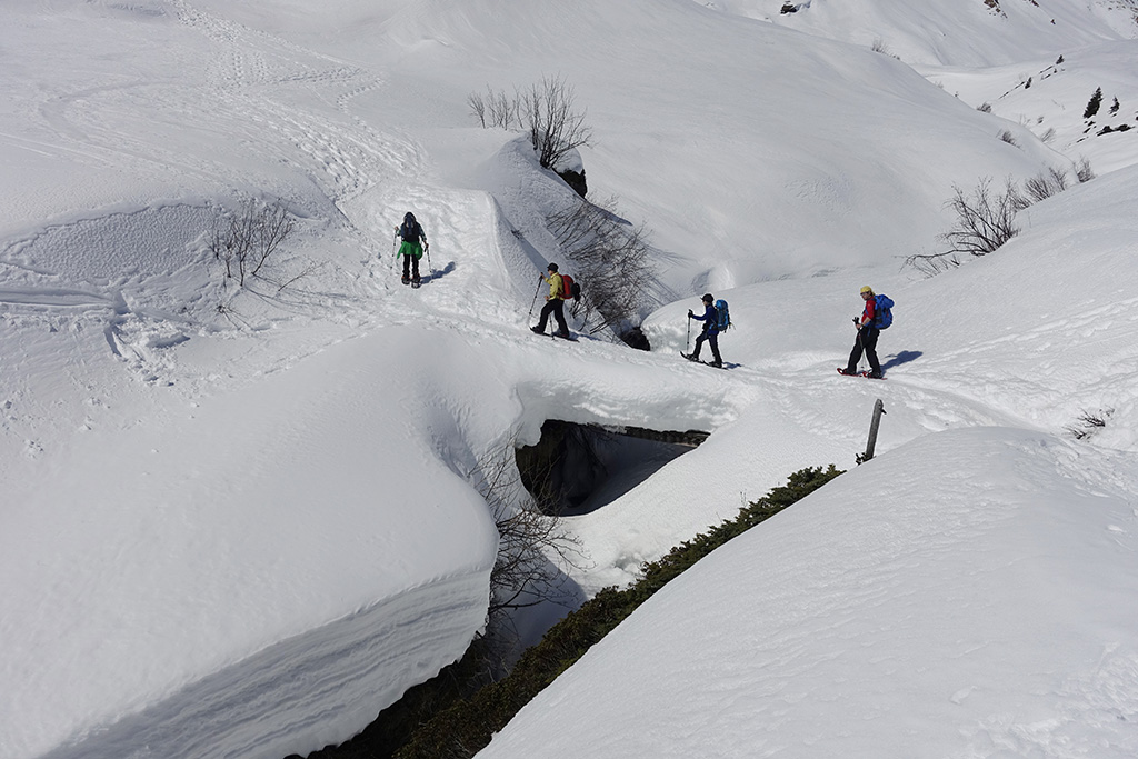 Schneeschuhwanderung Grosse Scheidegg, 19.-20. Maerz 2016, Mammut Alpine School / Bergschule Uri © Valerie Chetelat